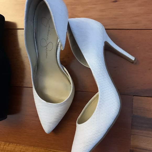 Lot of Shoes! - Picture 5 of 8